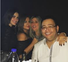 الفنانة نسرين إمام حققت حضورًا مميزًا في عدة سنوات عمل بالمجال الفني، بدأتها عام 2007 بالمشاركة بمسلسل حنان وحنين للنجم الراحل عمر الشريف، إلا أنهت هذا المشوار سريعًا بعد زواجها من المنتج تامر مرسي، رئيس مجلس إدارة مجموعة إعلام. Ù†Ø³Ø±ÙŠÙ† Ø¥Ù…Ø§Ù… ØªØ­ØªÙÙ„ Ø¨Ø¹ÙŠØ¯ Ù…ÙŠÙ„Ø§Ø¯Ù‡Ø§ Ù…Ø¹ Ø§Ù„ÙÙ†Ø§Ù†ÙŠÙ† ØµÙˆØ±