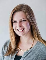 Tara Lenz's Instagram, Twitter & Facebook