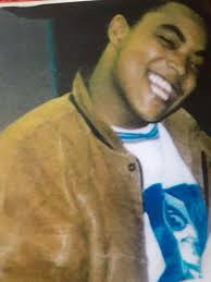 Stedeford's Records (E. Ohio St)(North Side) Deejays from all over would  cross bridges to come to the North Side to get their vinyl from  Stedeford's. I don't know how but Stedeford's got