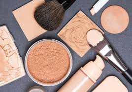 طرق تنظيف الملابس من بقع الروج والمكياج المرسال