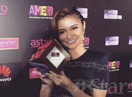 Live streaming gema gegar vaganza 2018 astro online. Fattah Amin Neelofa Ungguli Anugerah Meletop Era 2017 Hiburan Mstar
