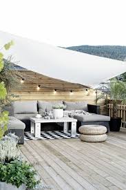 1001 Ideen Fur Terrassengestaltung Modern Luxurios Und Gemutlich Terrassengestaltung Schone Terrasse Terrasse Dekorieren Das typische schweizer chalet kennt man nur mit einem schrägen dach, was vor allem den schweren schneefällen in den alpen geschuldet ist.