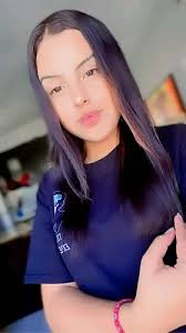 AYUDA URGENTE! JOVEN EXTRAVIADA Estamos buscando a mi sobrina, quien se  encuentra desaparecida desde ayer a las 4 de la tarde. Tiene 14 años y  salió de casa vestida con una sudadera