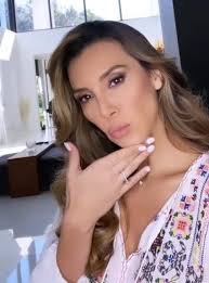 ⭕ELIZABETH (Ely) GUTIERREZ ⭕