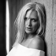 For all the Kings out there! You are a man 아 strength and purpose. You  carry more than your share without complaint. You lead by example, not by  demand. Your presence brings