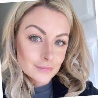 Kelly Shackleton's Instagram, Twitter & Facebook