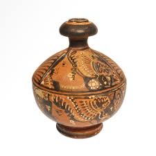 Greek Apulian Red Figure Skyphoid Pyxis 4th Century B C The Skyphoid Pyxis Was A Very Popular Cosmetic Vase Type In The Greek Colo Ancient Art Ancient Vase