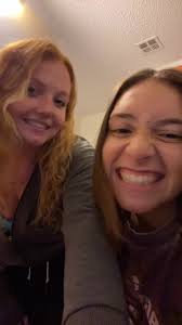 julia correll (@juliacorrell02)