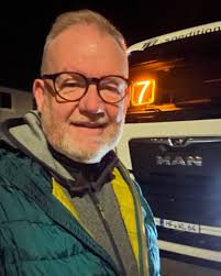 Jörg Schwerdtfeger saß mehr als 17 Jahre am Steuer. Inzwischen kämpft er  für die Sicherheit und die Rechte der Trucker. Jörg weiß, wie es ist, wenn  man einen wichtigen Tag im Leben
