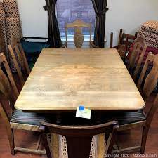 Maple Dining Room Table With 5 Chairs A Dining Room Table Table Rustic Dining Table