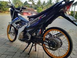 Tim motormobil org mencoba menyajikan contoh konsep modipikasi motor fu 2 tak ini dalam berbagai style semisal simple black hitam sampai yang offroad dan roadrace. Cara Modifikasi Satria Fu Demico Co