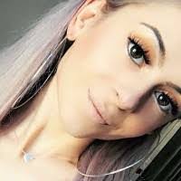 Lisa Kummer's Instagram, Twitter & Facebook