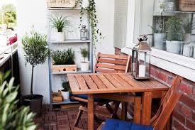 Schon Fur Einen Kleinen Balkon Ikea Regal Natalia Buffetti Dekoration Balcony Decor Outdoor Flooring Balcony Design