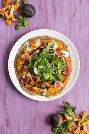 Recette De Pizza D Automne Sans Gluten Potimarron Farine De Chataigne Girolles Roquefort Figues Roquette Recettes Faciles Recette Pas Cher Recettes R Recette Recette Pizza Recette Sympa Recette Facile