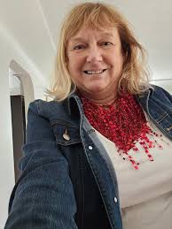 I do jewelry art. A couple of my creations.