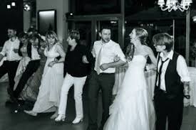 Hallo, nach vielen schlechten djs, die wir so auf hochzeiten erleben durften, haben wir uns für unsere hochzeit. Dj Braunschweig I Freundlicher Dj Fur Braunschweig Und Die Region