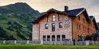 See traveler reviews, candid photos and great deals on hostels in obertauern on tripadvisor. Dav Haus In Obertauern Hutten Touren Deutscher Alpenverein Dav