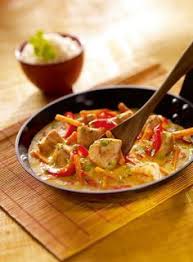 Recette De Poulet Coco Sauce Au Curry Jaune Recette Poulet Coco Cuisine Recettes De Cuisine