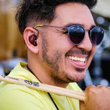 Cesar Borjas's Instagram, Twitter & Facebook