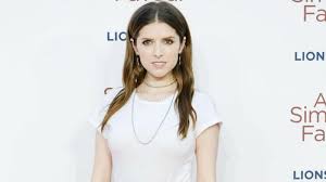 Anna kendrick is an american actress who received a tony nomination for her work in the broadway musical high society in 1998. Anna Kendrick Uber Seelenverwandtschaft