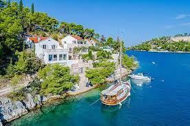 In wenigen minuten im ort mit geschäften, restaurants und marina. Ferienwohnung Mieten Villa Croatia Villa Thea Vermietung Kroatien Dalmatie Ferienwohnung Kroatien Am Meer Ferienhaus Kroatien Ferienhaus Kroatien Am Meer