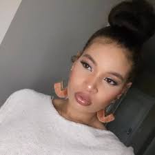 Karla Dozier's Instagram, Twitter & Facebook