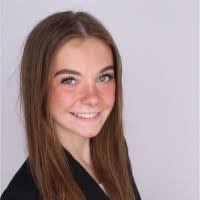 Elizabeth Menke's Instagram, Twitter & Facebook