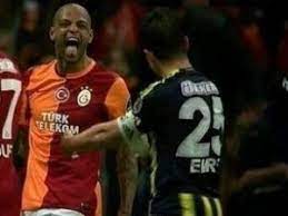 Emre'nin faulüyle yerde kalan melo. Melo Emre Ye Tukurdu Iddiasi