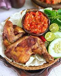 Bebek goreng lengkuas ini merupakan pengolahan daging bebek yang di sertai bumbu lengkuas sebagai bumbu utamanya. Cara Membuat Sambal Bebek Goreng Ala Warung Nasi Bebek