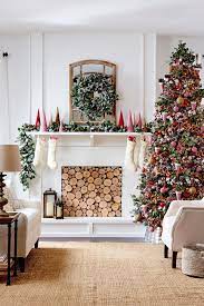 35 Pretty Christmas Living Room Ideas To Get You Ready For The Holidays Christmas Decorations Living Room Christmas Living Rooms Cozy Christmas Living Room