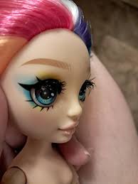 How do I fix my Rainbow High doll lashes? : r/Dolls