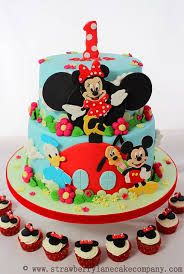We celebrated my youngest son's birthday last weekend. Mickey And Minnie Mouse Cupcakes Novocom Top