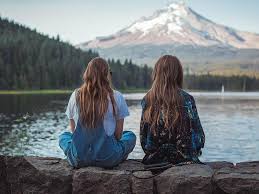 Estas frases de hermanos y hermanas son de autores, pensadores y celebridades que comparten sus sentimientos acerca de sus propios hermanos. 60 Frases Para Una Hermana Especial Le Encantaran