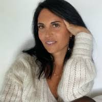 Lola Aries's Instagram, Twitter & Facebook