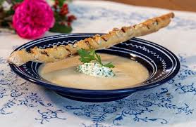 Tiroler Brennsuppe Mit Graukase Speckstangerl Rezept In 2020 Lebensmittel Essen Rezepte Zubereitung