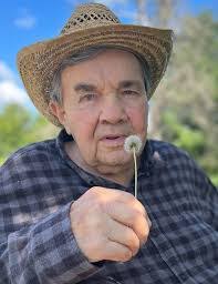 Ellen Earp's Instagram, Twitter & Facebook