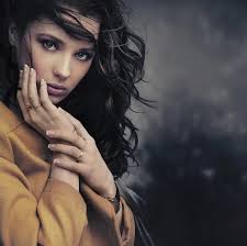 Imágenes de Mujer bella morena libres de derechos