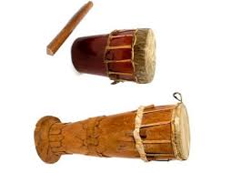 Sebagai alat musik yang berasal dari daerah papua dan maluku, alat musik tifa adalah bisa menjadi suara utama karena jenis alat musik ini dengan satu suara, dan bisa juga menjadi pengatur irama saat memainkan bersama alat musik lainnya. Jawaban Alat Musik Tifa Berasal Dari Daerah Ilmusiana