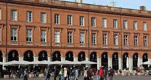 Its more traditional local industries have been replaced by the manufacture of electrical britannica, the editors of encyclopaedia. Toulouse Une Poutre Porteuse Cede Dans Un Immeuble Historique Du Centre Ville Des Personnes La Roche Sur Yon Maville Com