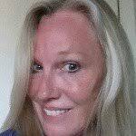 Lori Hooker's Instagram, Twitter & Facebook