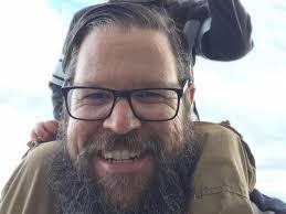 Alex Richards's Instagram, Twitter & Facebook