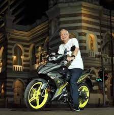 Umum mengetahui ungkapan 'malu apa bossku' kini menjadi slogan yang sering digunakan bekas perdana menteri, datuk seri najib tun razak. Malu Apa Bossku Photos Facebook