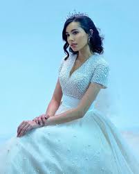 Selepas itu, erina meminta amar menceraikannya selepas 100 hari mereka berkahwin. Info Dan Sinopsis Drama Pengantin Satu Malam Slot Akasia Tv3 Iluminasi