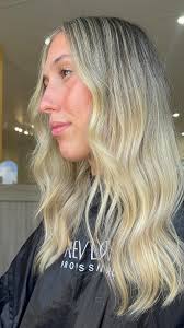 Been busy painting & creating some beautiful freaking H A I R 🎨🖌️ Feeling  so grateful for the space to create what Ive loved doing simce I can  remember. #blondehair #brightblonde #brunettebalayage ...