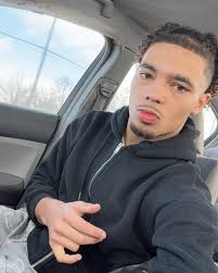 dapped em up but don't got my respect✍️”