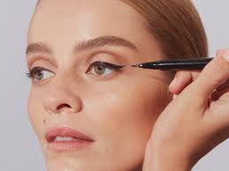 5 easy steps to winged eyeliner, perfect for beginnersnote: How To Apply Liquid Eyeliner Makeup Com