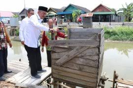 Jual perhiasan murah, garansi, lengkap dari pusatnya. Bupati Kunjungi Stand Perhiasan Di Jakarta Antara News Kalimantan Selatan