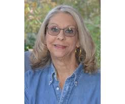 Betsy Dykes's Instagram, Twitter & Facebook