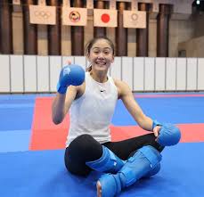 Hán tự form of không thủ đạo (karate). Xensp P U 8y3m