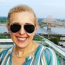 Iris Resnick's Instagram, Twitter & Facebook